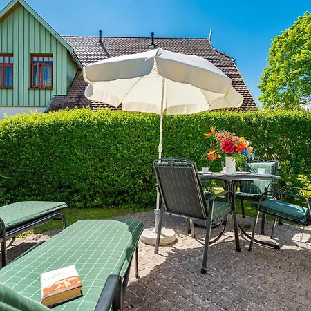 Ferienhaussiedlung Strandperlen Buchenhof 3a * Wustrow (Fischland)