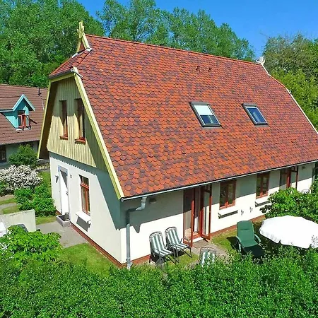Ferienhaussiedlung Strandperlen Buchenhof 3a * Wustrow (Fischland)